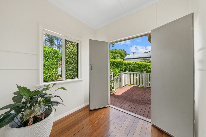 Photo - 1 Ferguson Road, Wavell Heights QLD 4012 - Image 2