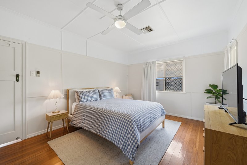 Photo - 1 Ferguson Road, Wavell Heights QLD 4012 - Image 12
