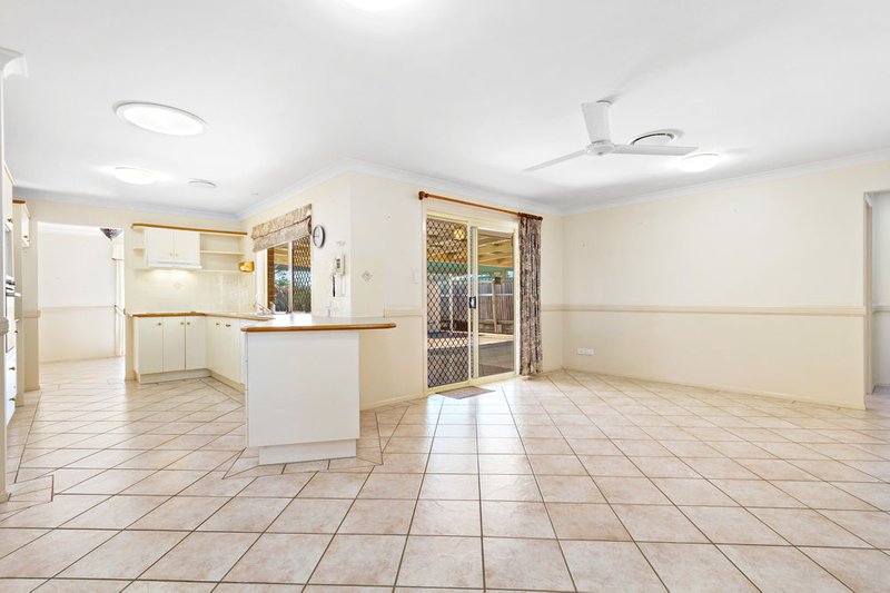 Photo - 1 Fernan Court, Murrumba Downs QLD 4503 - Image 4