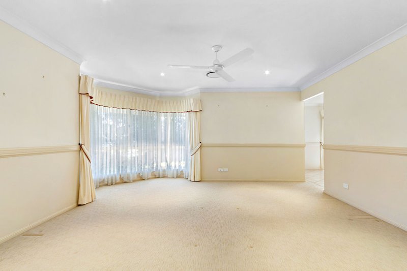 Photo - 1 Fernan Court, Murrumba Downs QLD 4503 - Image 5