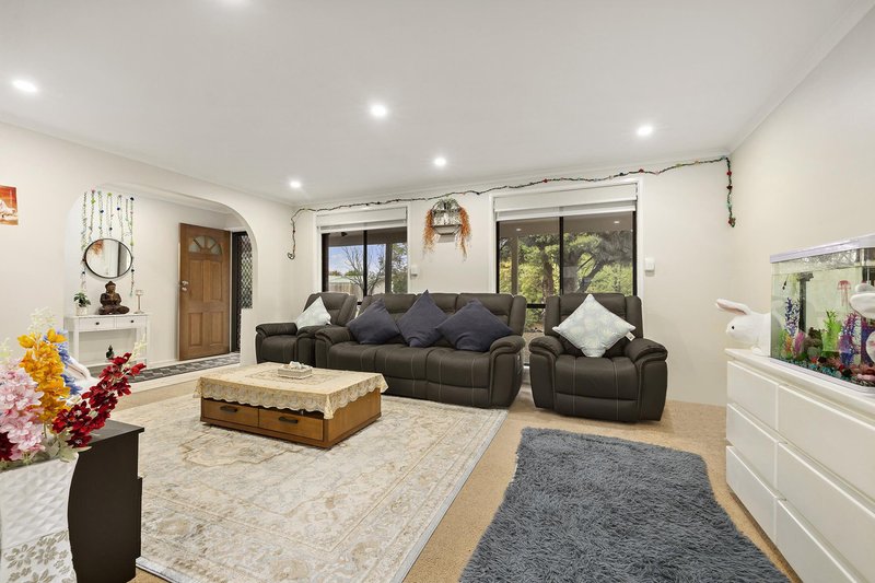 Photo - 1 Fernie Place, Monash ACT 2904 - Image 3