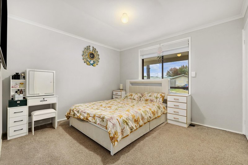 Photo - 1 Fernie Place, Monash ACT 2904 - Image 8
