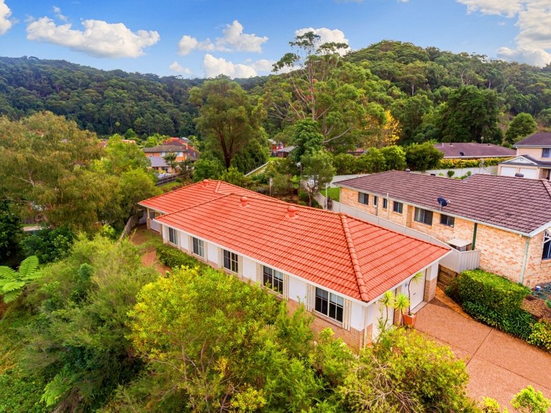 1 Finch Place, Point Clare NSW 2250