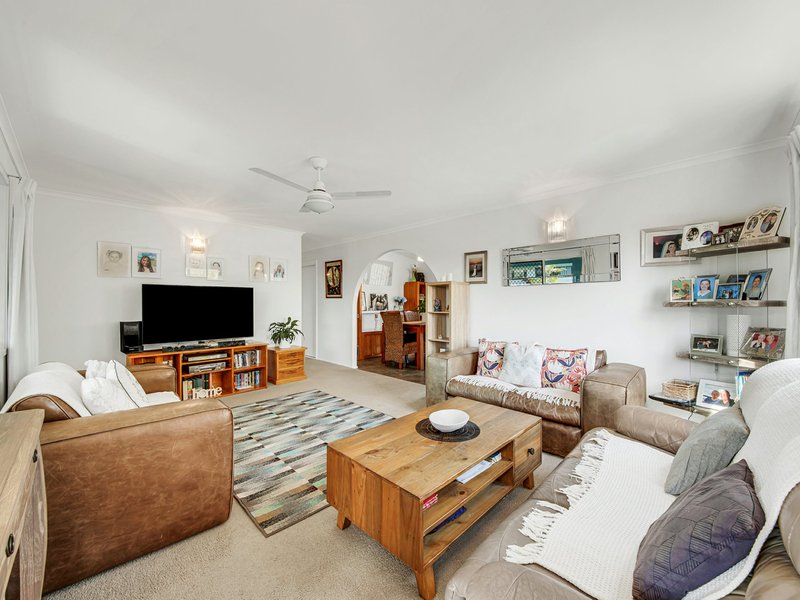 Photo - 1 Fitzroy Court, Boyne Island QLD 4680 - Image 5