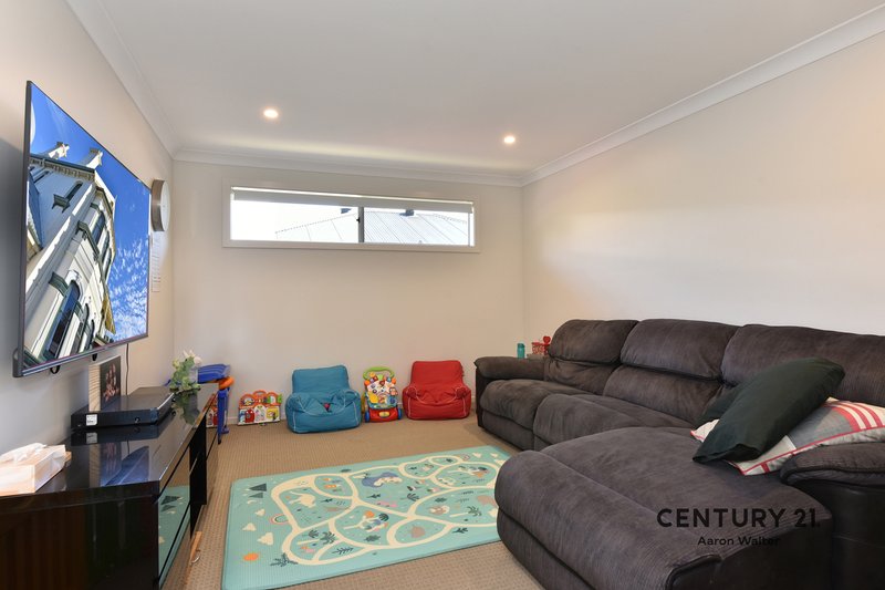 Photo - 1 Floresta Crescent, Cameron Park NSW 2285 - Image 5