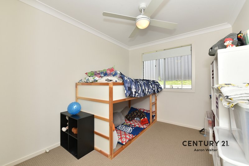 Photo - 1 Floresta Crescent, Cameron Park NSW 2285 - Image 9