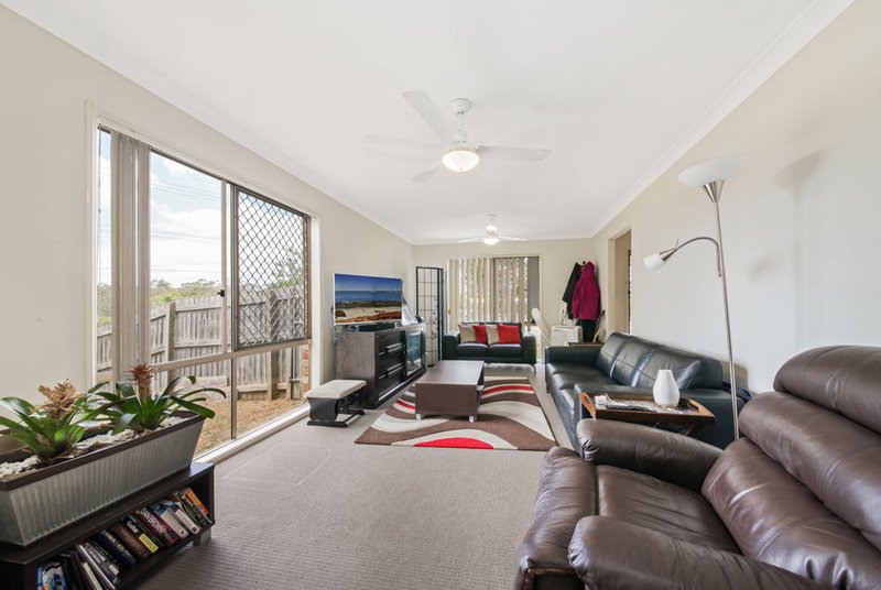 Photo - 1 Flynn Place, Aspley QLD 4034 - Image 3