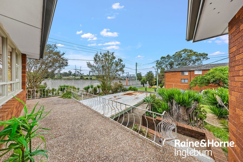 Photo - 1 Foreman Street, Glenfield NSW 2167 - Image 4