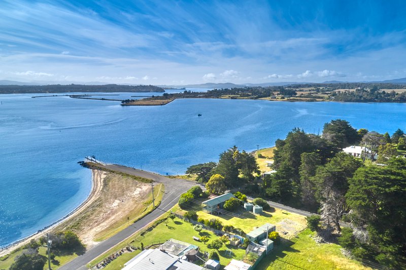 Photo - 1 Foreshore Road, Kelso TAS 7270 - Image 2