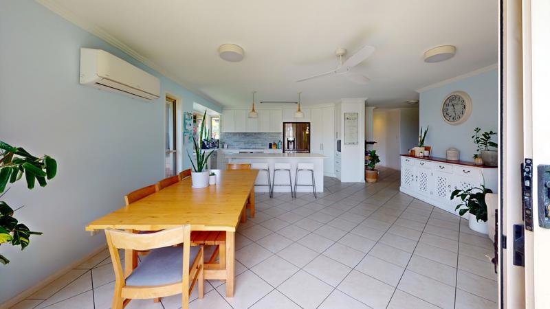 Photo - 1 Forest Drive, Elanora QLD 4221 - Image 2