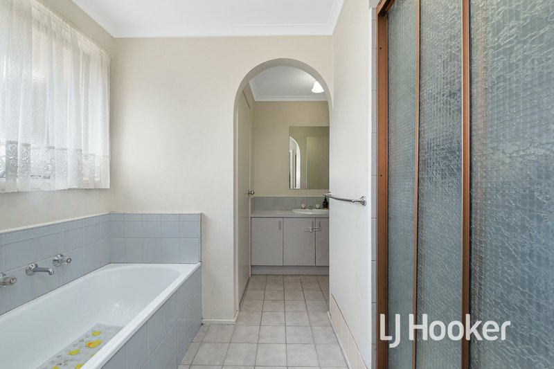 Photo - 1 Fosters Court, Cranbourne North VIC 3977 - Image 7