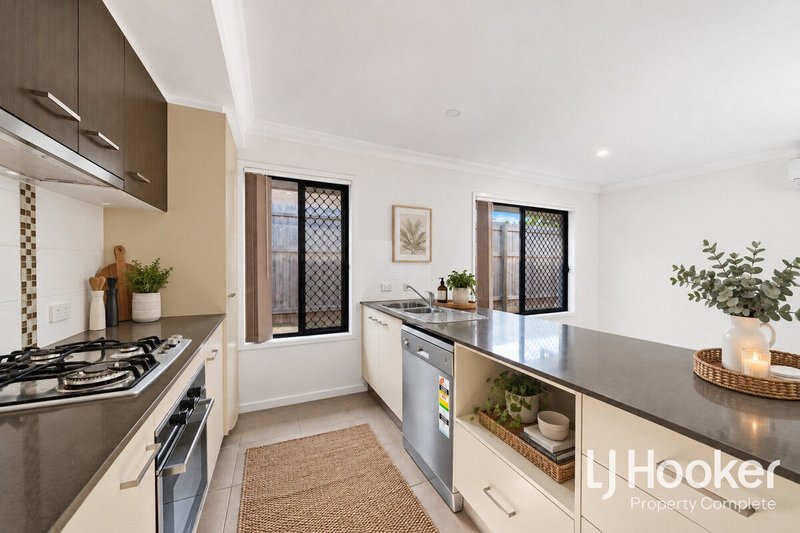 Photo - 1 Foxx Court, Yarrabilba QLD 4207 - Image 2