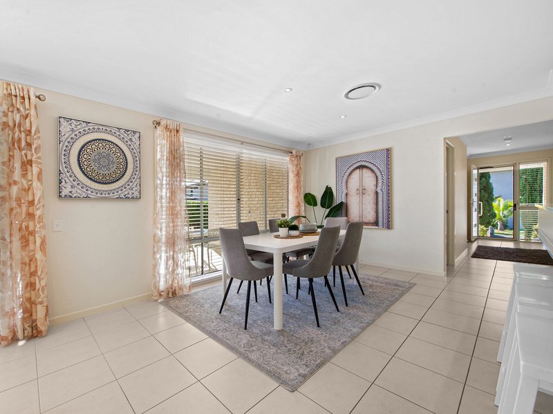 Photo - 1 Frangipani Street, Bridgeman Downs QLD 4035 - Image 7