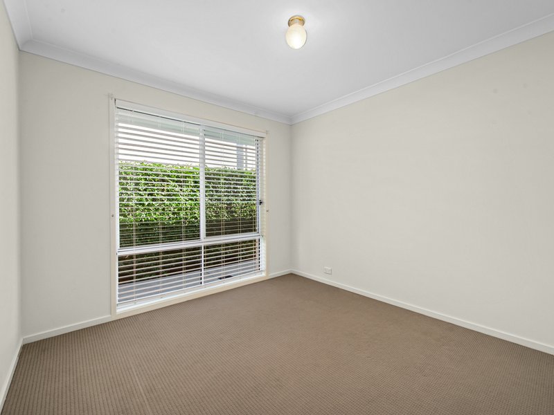 Photo - 1 Frangipani Street, Bridgeman Downs QLD 4035 - Image 12