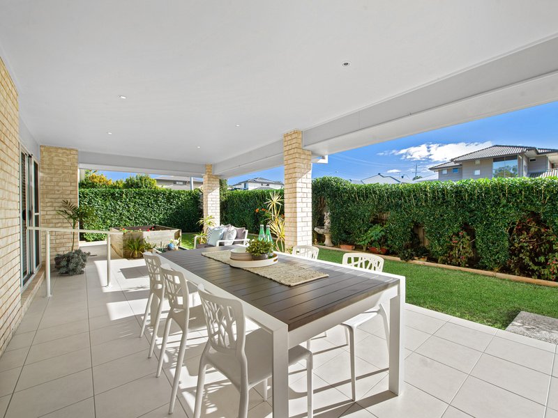 Photo - 1 Frangipani Street, Bridgeman Downs QLD 4035 - Image 15