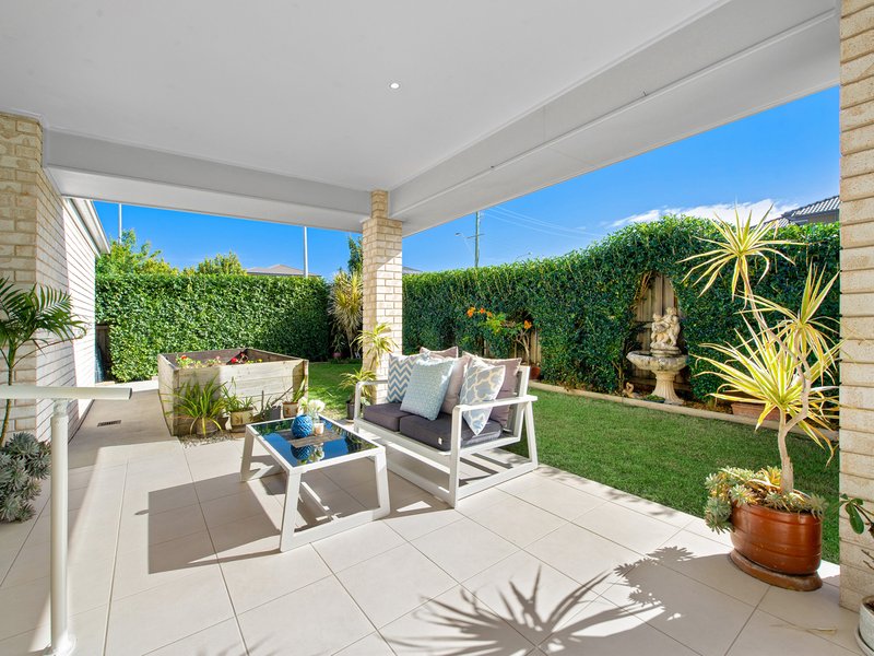 Photo - 1 Frangipani Street, Bridgeman Downs QLD 4035 - Image 16