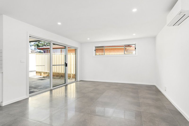 Photo - 1 Fraser Crescent, Albion Park NSW 2527 - Image 3