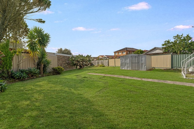 Photo - 1 Fricourt Avenue, Earlwood NSW 2206 - Image 16