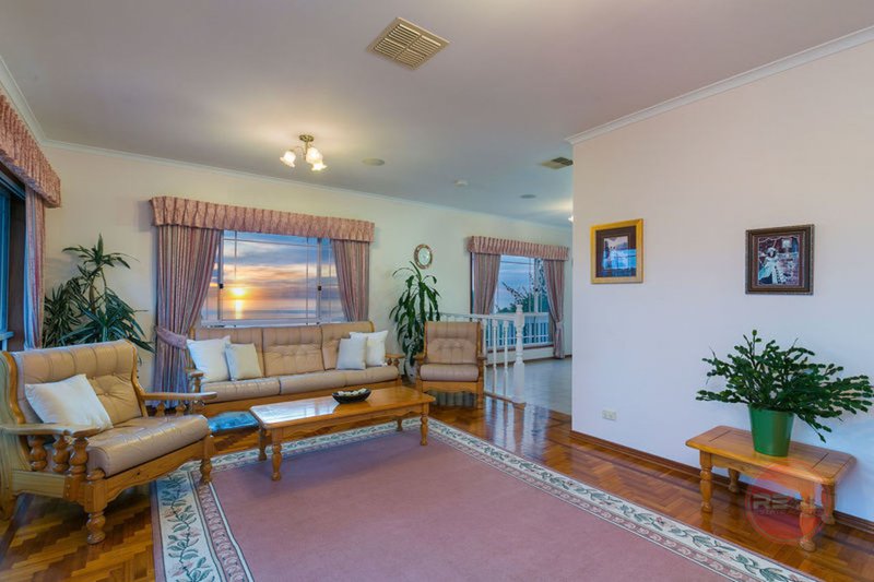 Photo - 1 Gannet Ct , Hallett Cove SA 5158 - Image 5