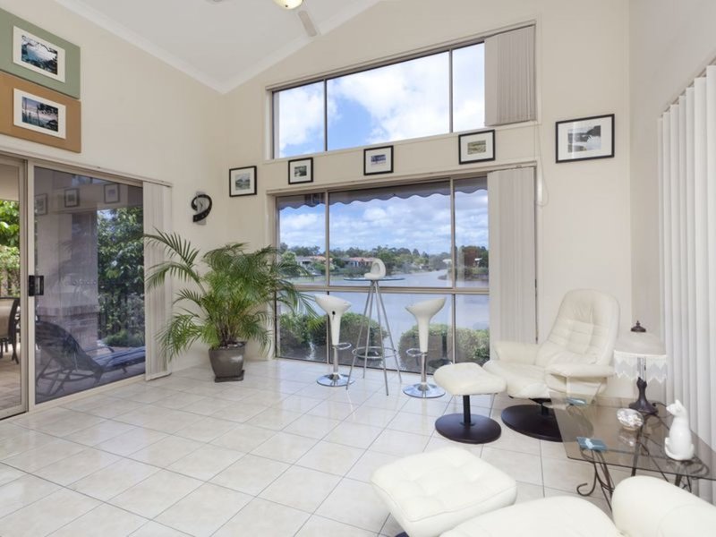 Photo - 1 Gardendale Crescent, Burleigh Waters QLD 4220 - Image 2