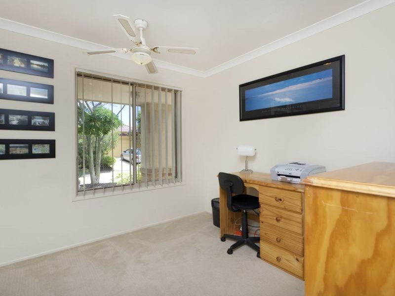 Photo - 1 Gardendale Crescent, Burleigh Waters QLD 4220 - Image 8