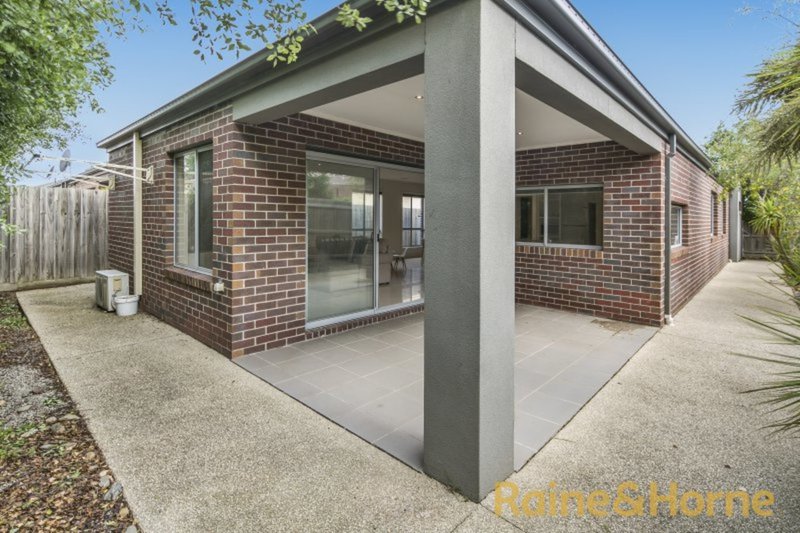 Photo - 1 Garnet Way, Taylors Hill VIC 3037 - Image 11