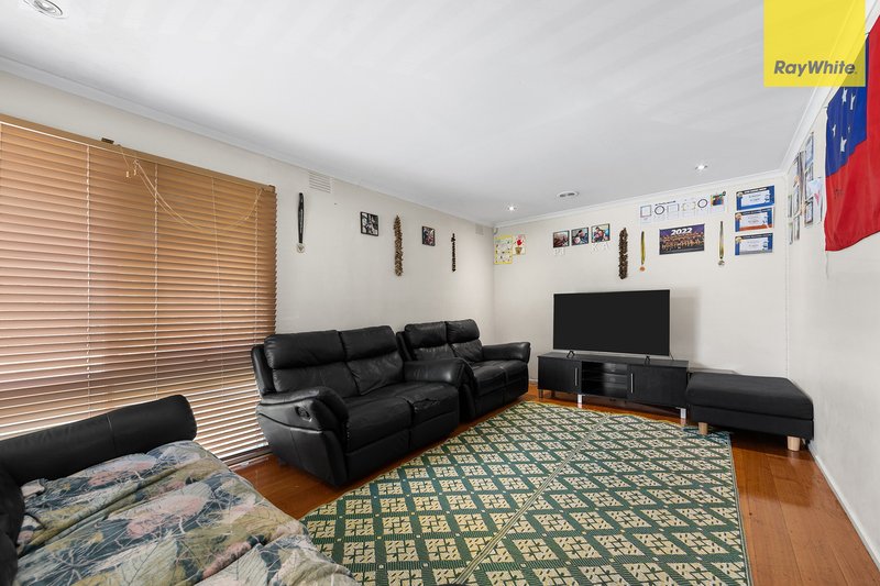 Photo - 1 Garry Court, Kings Park VIC 3021 - Image 4