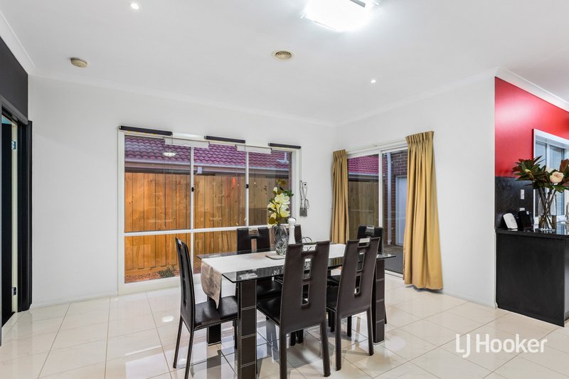 Photo - 1 George Benjamin Court, Seabrook VIC 3028 - Image 5