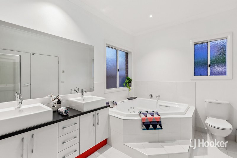 Photo - 1 George Benjamin Court, Seabrook VIC 3028 - Image 9