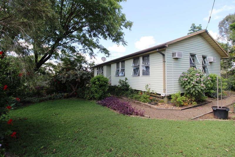 Photo - 1 George Street, Toogoolawah QLD 4313 - Image 3