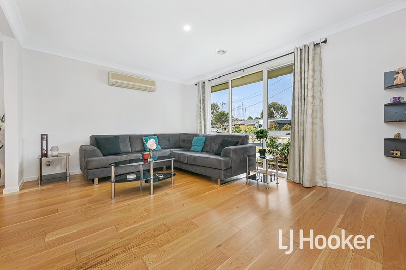 Photo - 1 Geraldine Drive, Hampton Park VIC 3976 - Image 2