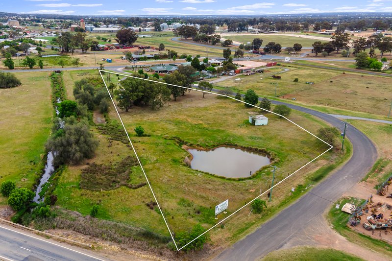 Photo - 1 Giles Street, Temora NSW 2666 - Image 12