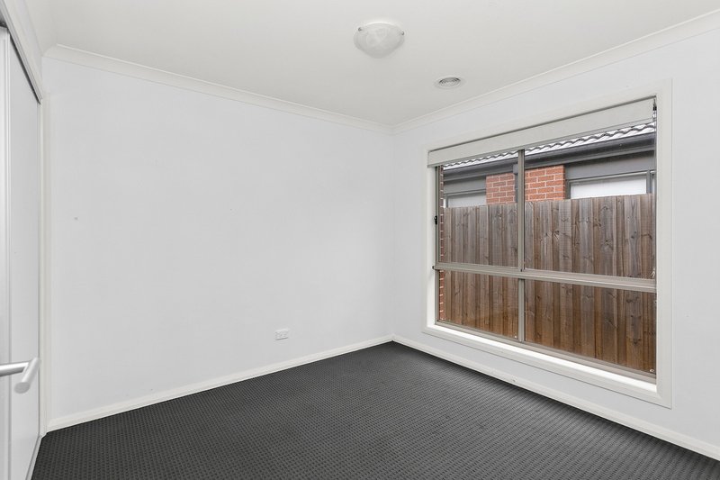 Photo - 1 Gillespie Drive, Weir Views VIC 3338 - Image 7