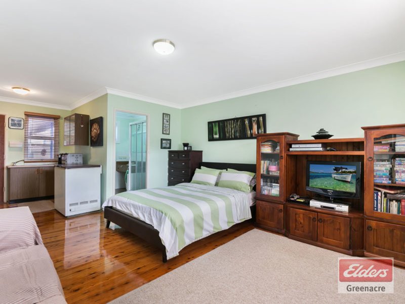 Photo - 1 Gilliver Crescent, Greenacre NSW 2190 - Image 6