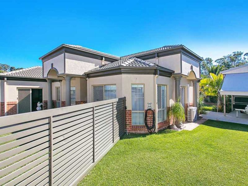 Photo - 1 Glastonbury Drive, Mudgeeraba QLD 4213 - Image 3