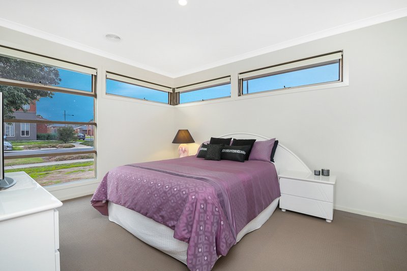 Photo - 1 Glenfern Street, Keysborough VIC 3173 - Image 7