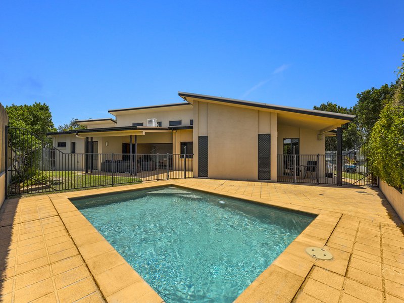 Photo - 1 Glennie Close, Caloundra West QLD 4551 - Image 2