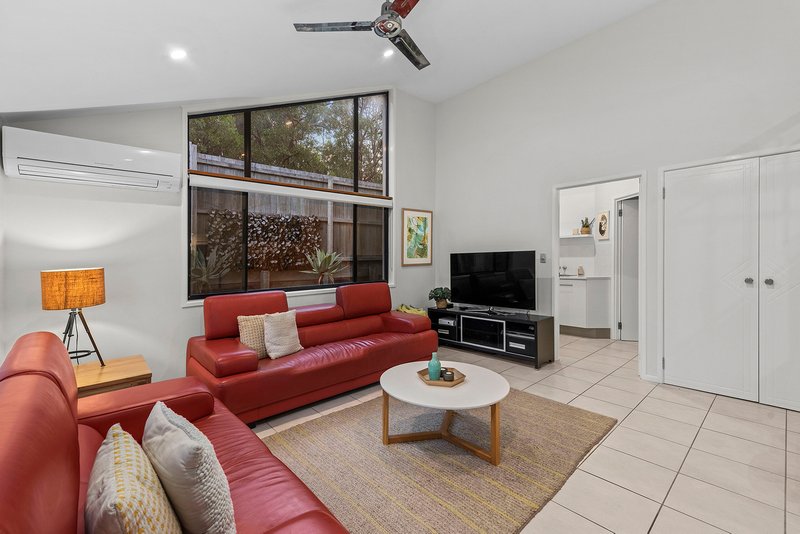 Photo - 1 Goldberg Place, Bridgeman Downs QLD 4035 - Image 6