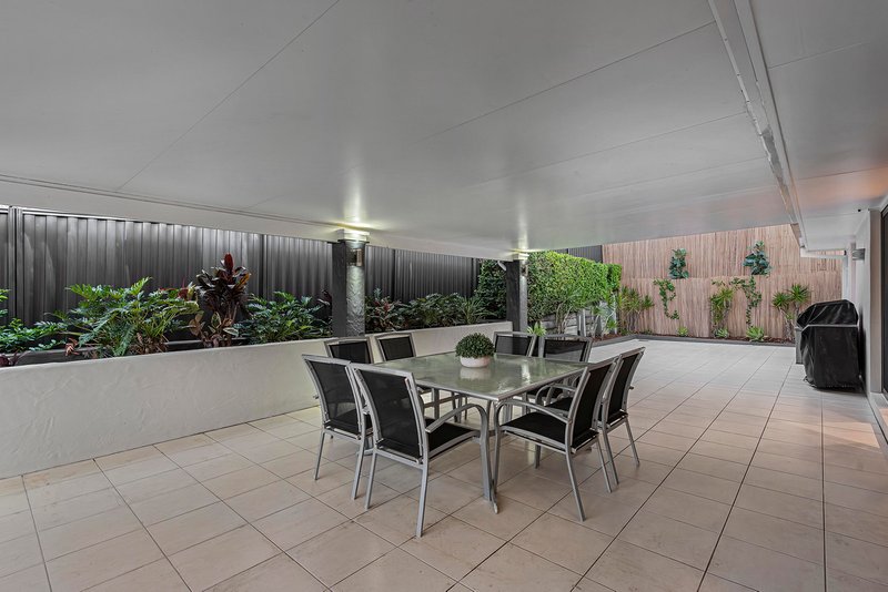 Photo - 1 Goldberg Place, Bridgeman Downs QLD 4035 - Image 20