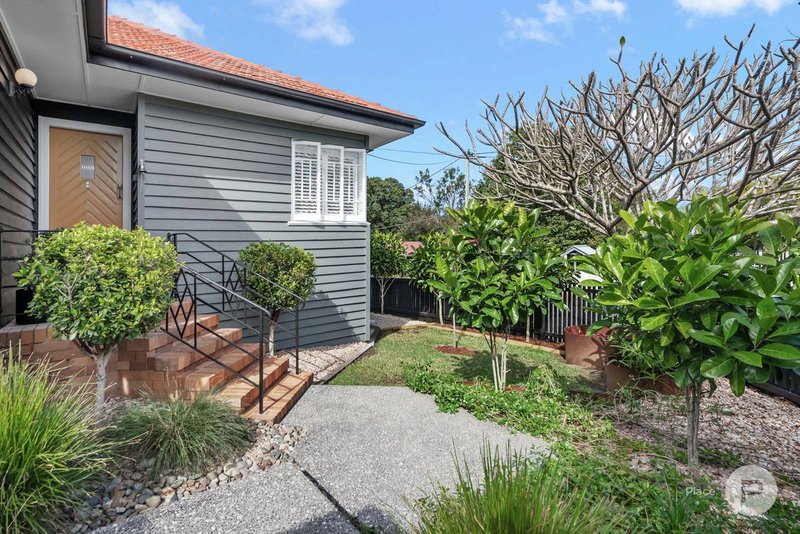 Photo - 1 Gorban Street, Holland Park QLD 4121 - Image 3