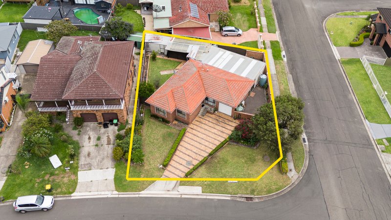 Photo - 1 Gove Avenue, Green Valley NSW 2168 - Image 3