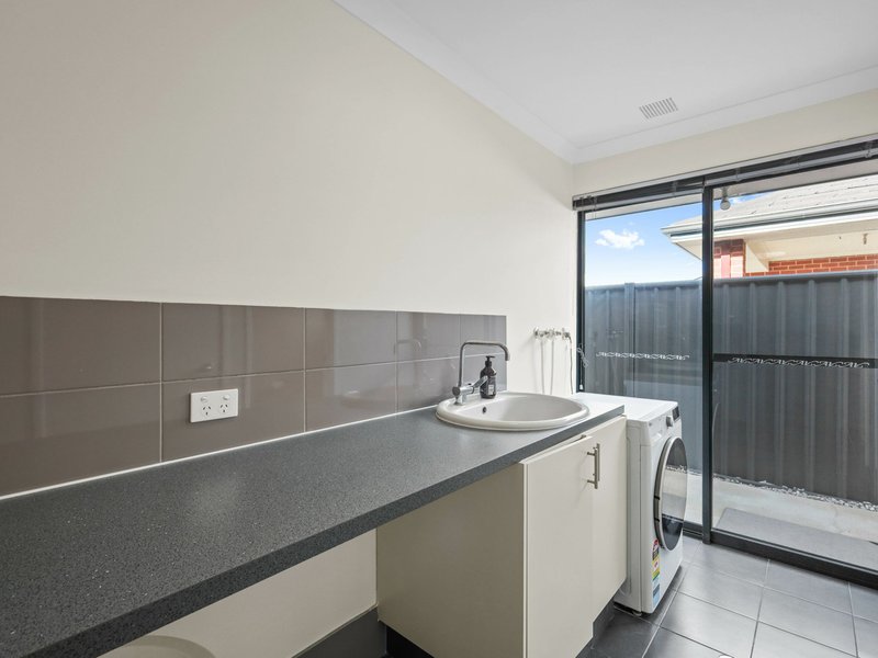 Photo - 1 Grapestone Road, Piara Waters WA 6112 - Image 22