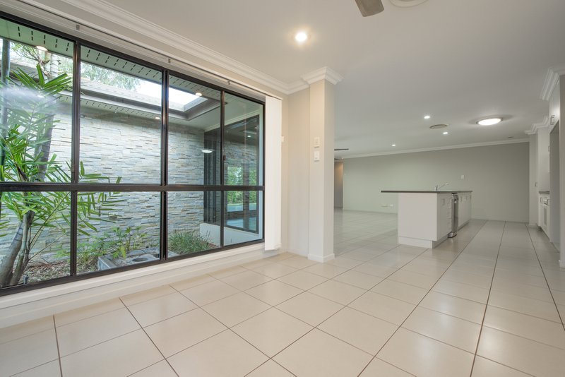 Photo - 1 Grasstree Crescent, Kirkwood QLD 4680 - Image 7