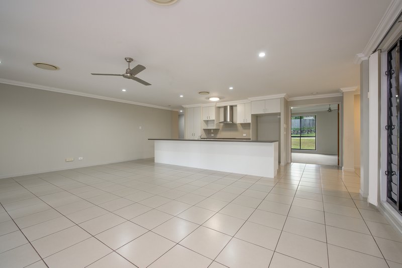 Photo - 1 Grasstree Crescent, Kirkwood QLD 4680 - Image 8