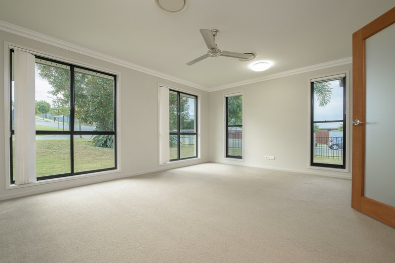 Photo - 1 Grasstree Crescent, Kirkwood QLD 4680 - Image 9