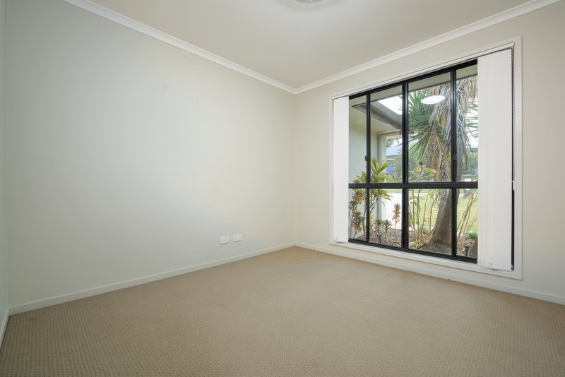 Photo - 1 Grasstree Crescent, Kirkwood QLD 4680 - Image 17