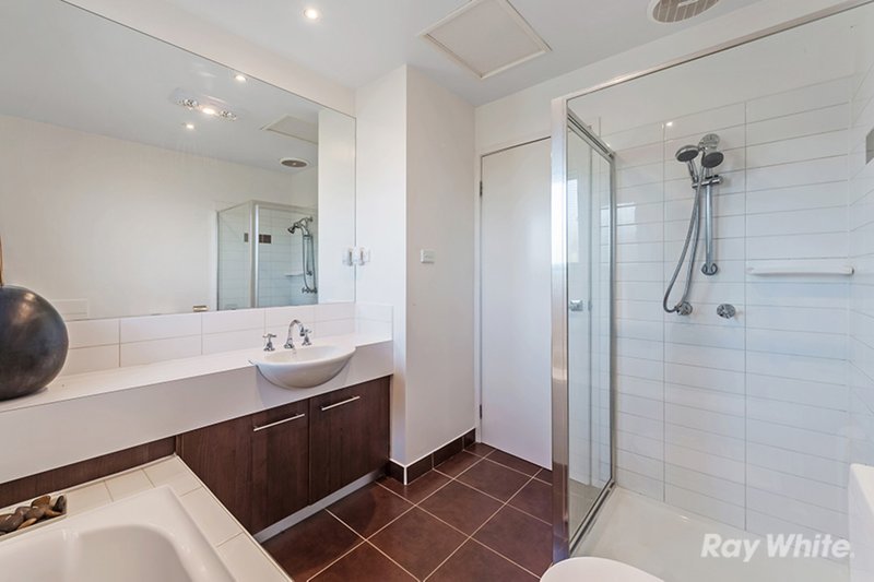 Photo - 1 Grattan Lane, Caroline Springs VIC 3023 - Image 12