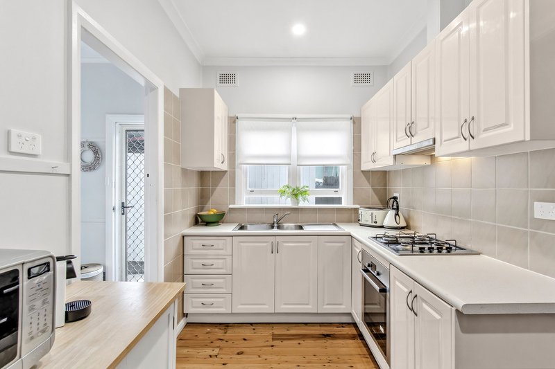 Photo - 1 Greenwood Avenue, Narraweena NSW 2099 - Image 2
