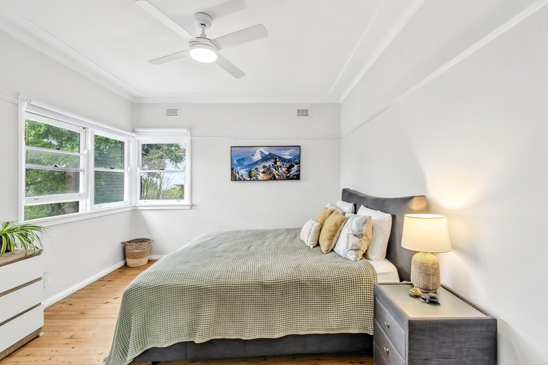 Photo - 1 Greenwood Avenue, Narraweena NSW 2099 - Image 3