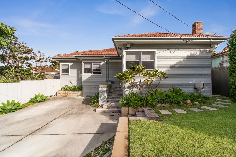 Photo - 1 Greenwood Avenue, Narraweena NSW 2099 - Image 6